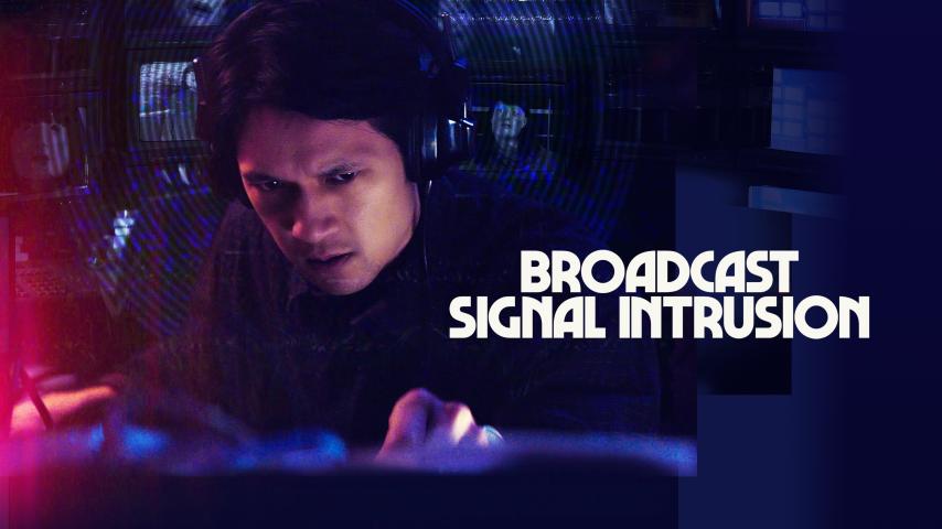 مشاهدة فيلم Broadcast Signal Intrusion 2021 مترجم
