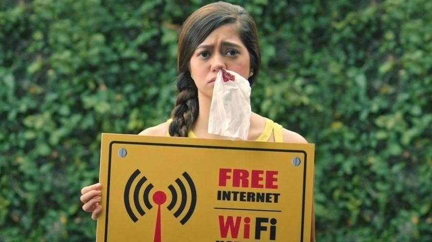 مشاهدة فيلم The Girl Allergic to WiFi (2018) مترجم